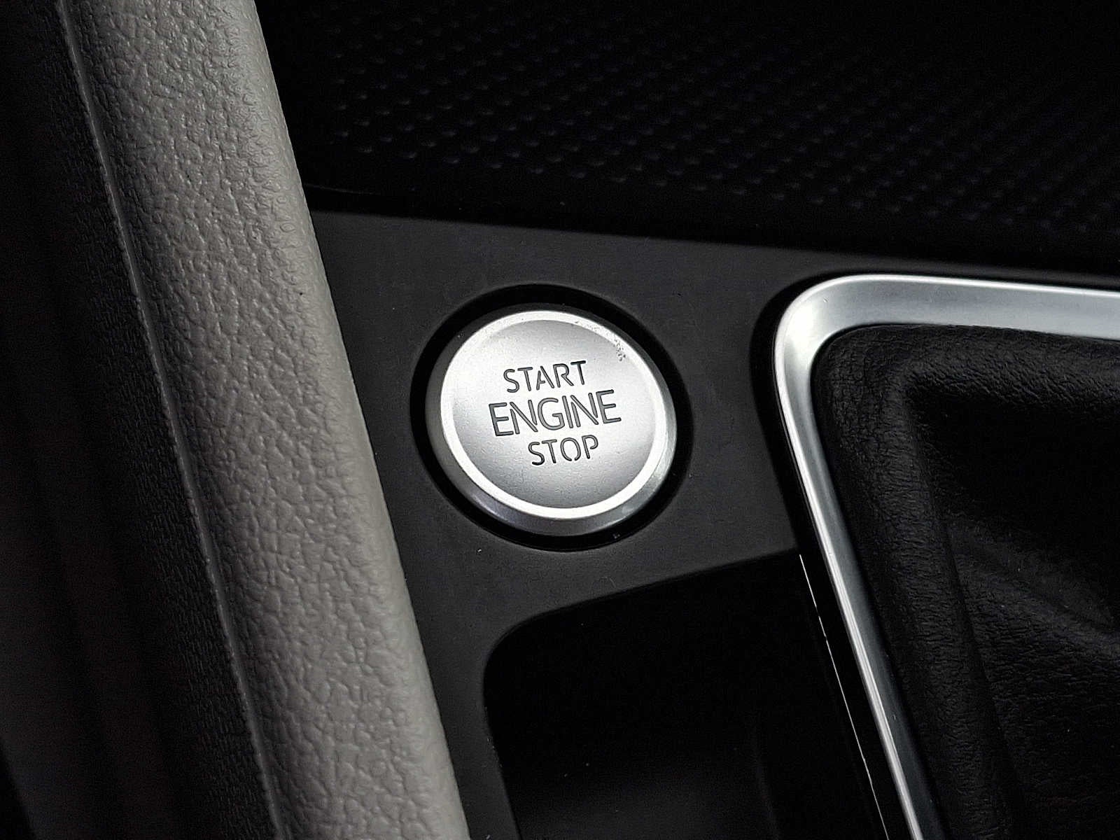 2023 Volkswagen Jetta SE Auto