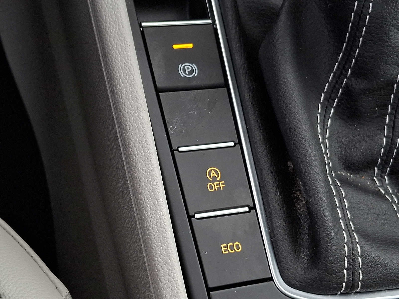 2023 Volkswagen Jetta SE Auto