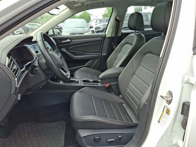2023 Volkswagen Jetta SE Auto