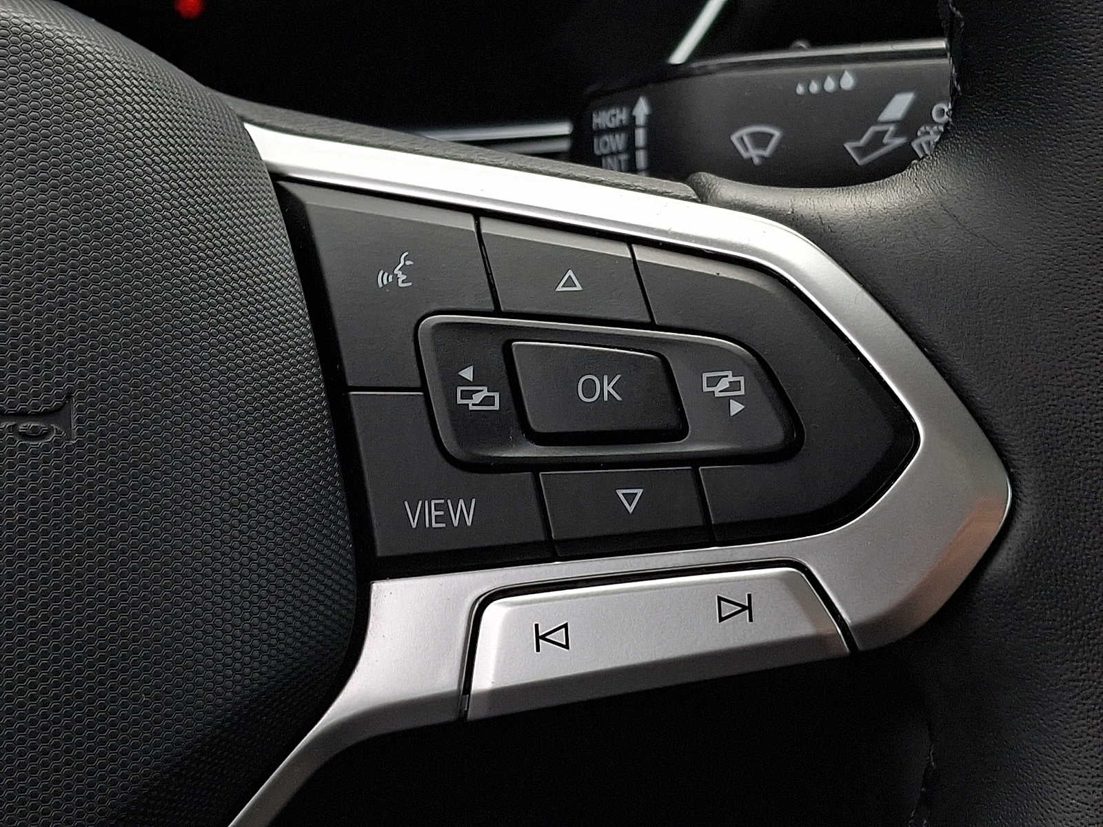 2023 Volkswagen Jetta SE Auto
