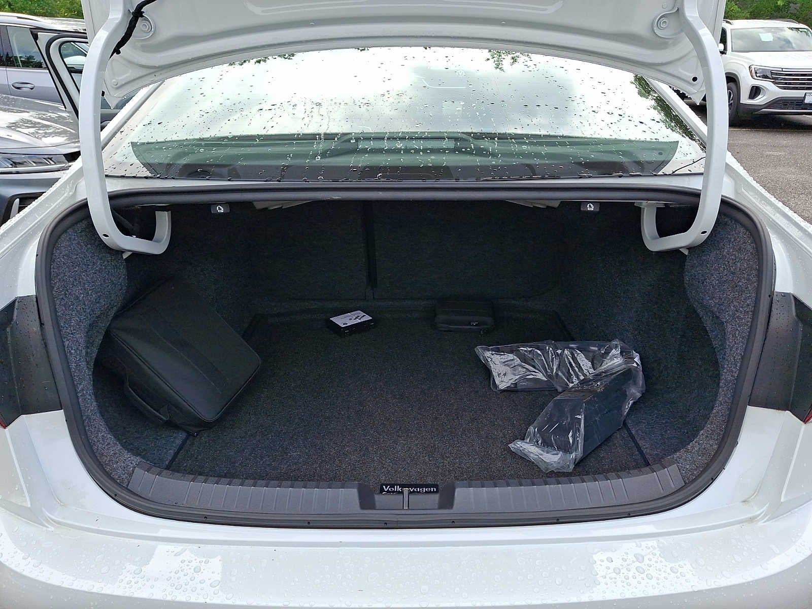 2023 Volkswagen Jetta SE Auto