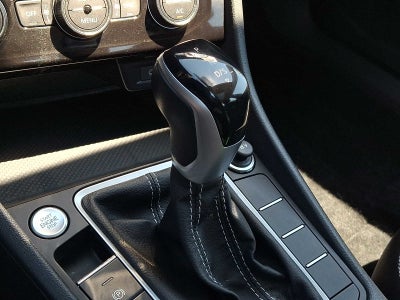 2023 Volkswagen Jetta SE Auto