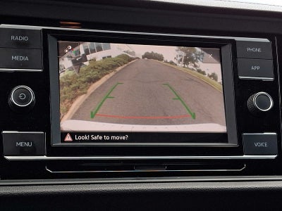 2022 Volkswagen Jetta SE Auto