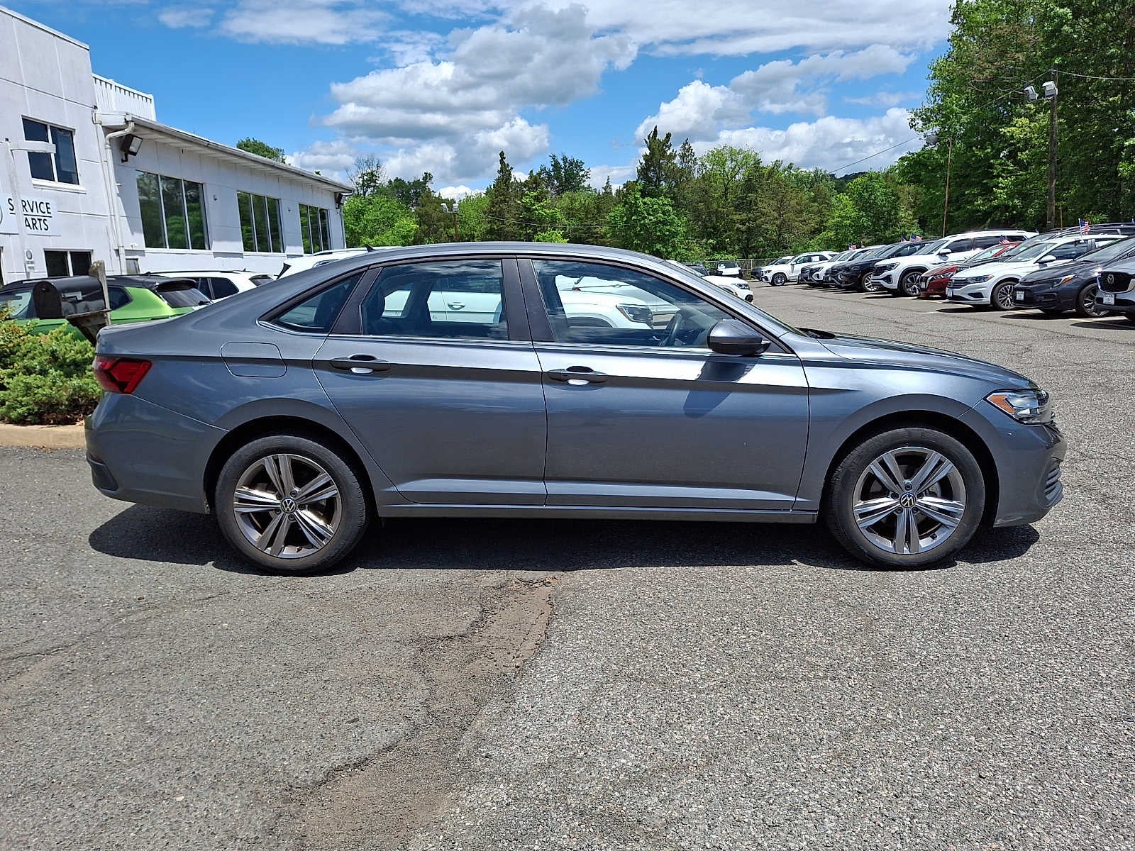 2022 Volkswagen Jetta SE Auto
