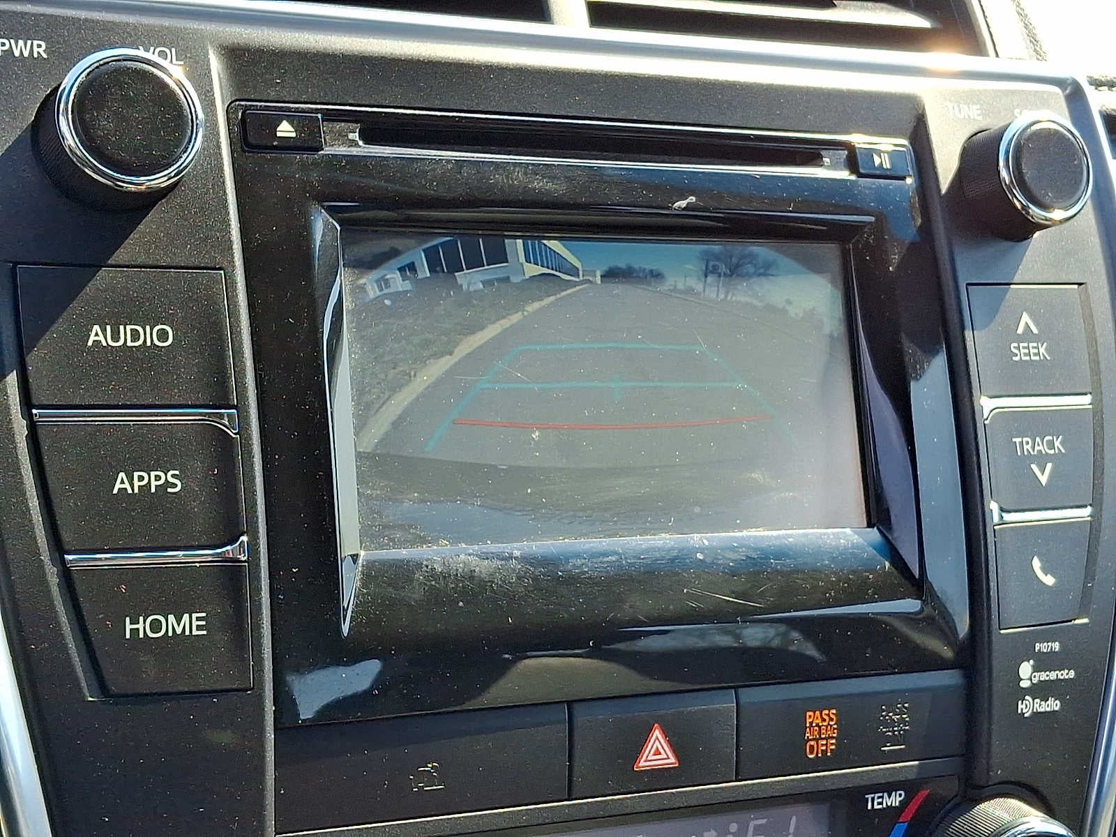 2015 Toyota Camry 4dr Sdn I4 Auto XLE