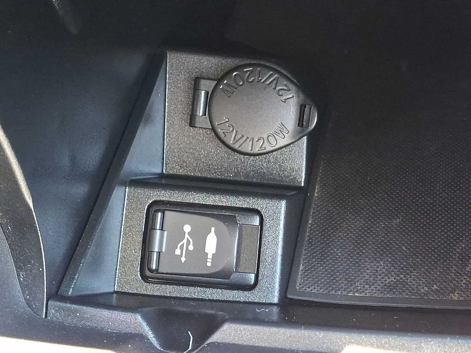 2015 Toyota Camry 4dr Sdn I4 Auto XLE