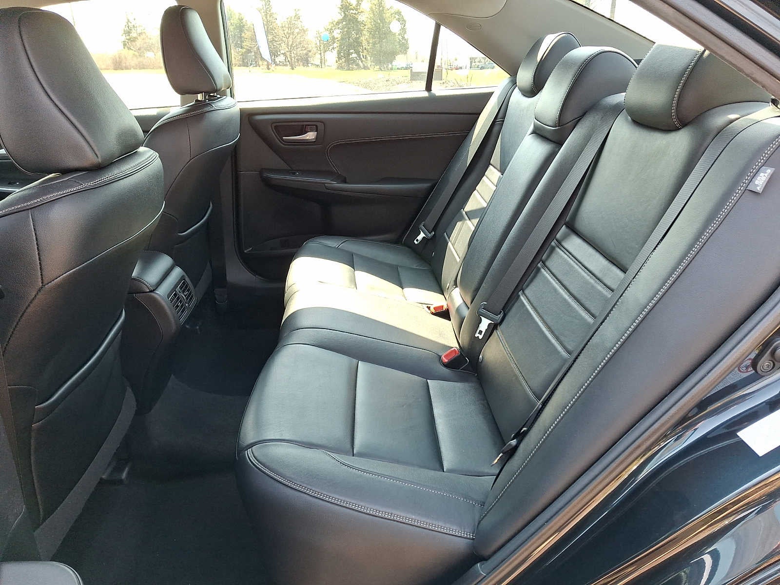 2015 Toyota Camry 4dr Sdn I4 Auto XLE