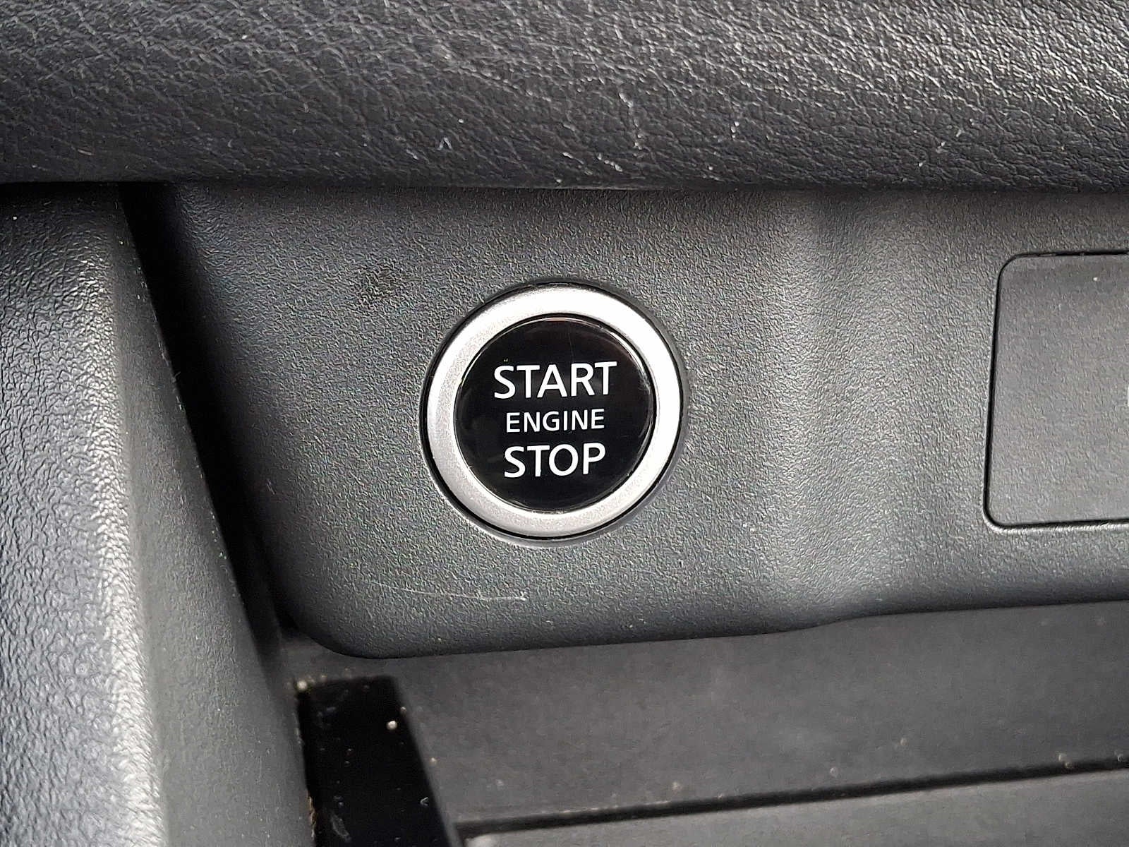 2023 Nissan Rogue AWD SV