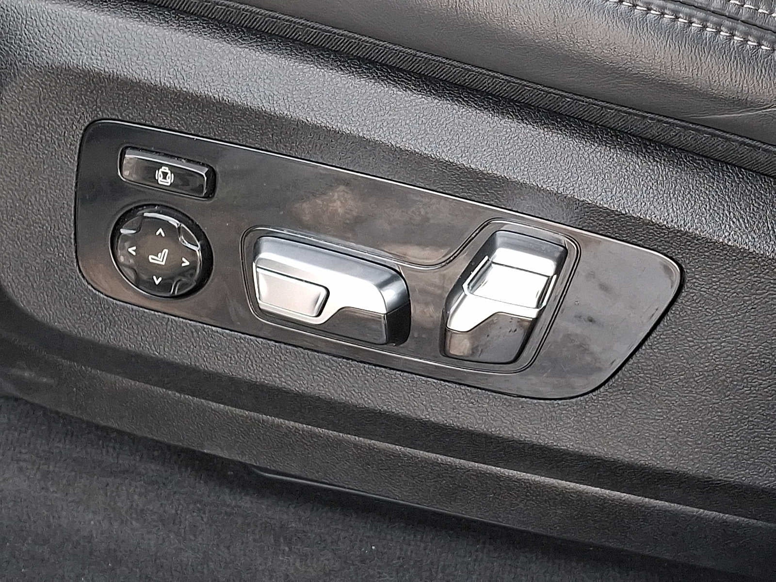 2023 BMW X7 xDrive40i Sports Activity Vehicle