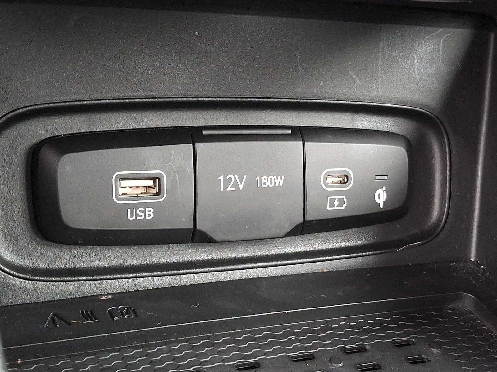 2023 Hyundai Venue Limited IVT