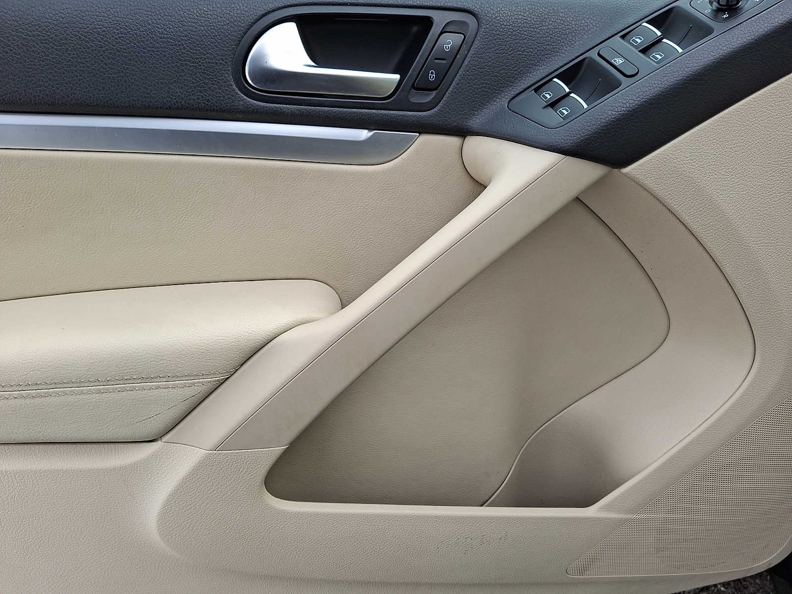 2012 Volkswagen Tiguan 4WD 4dr Auto SEL