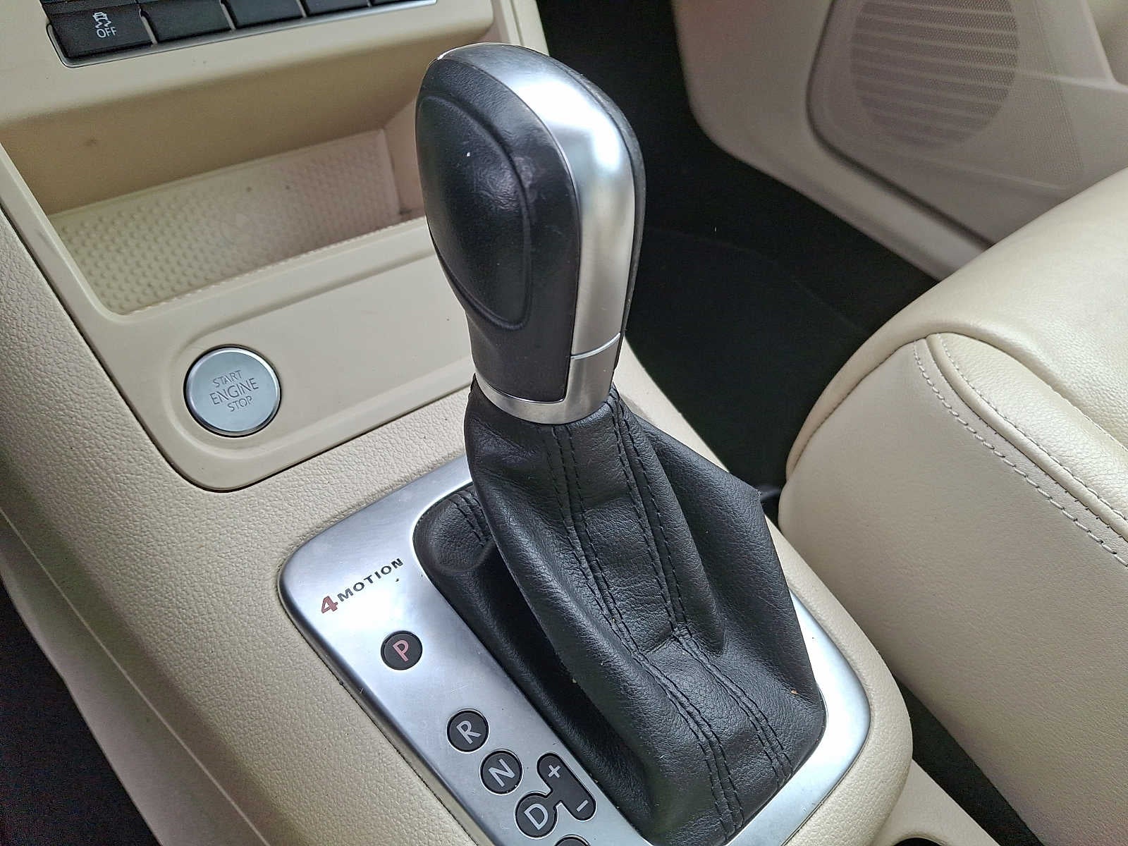 2012 Volkswagen Tiguan 4WD 4dr Auto SEL