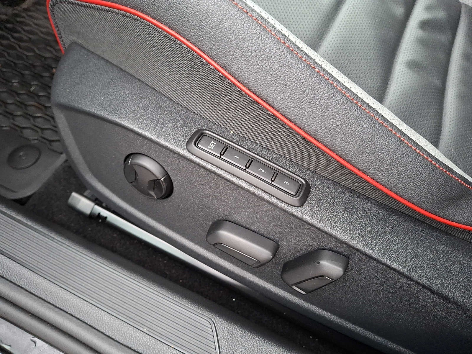 2024 Volkswagen Golf GTI 2.0T Autobahn DSG