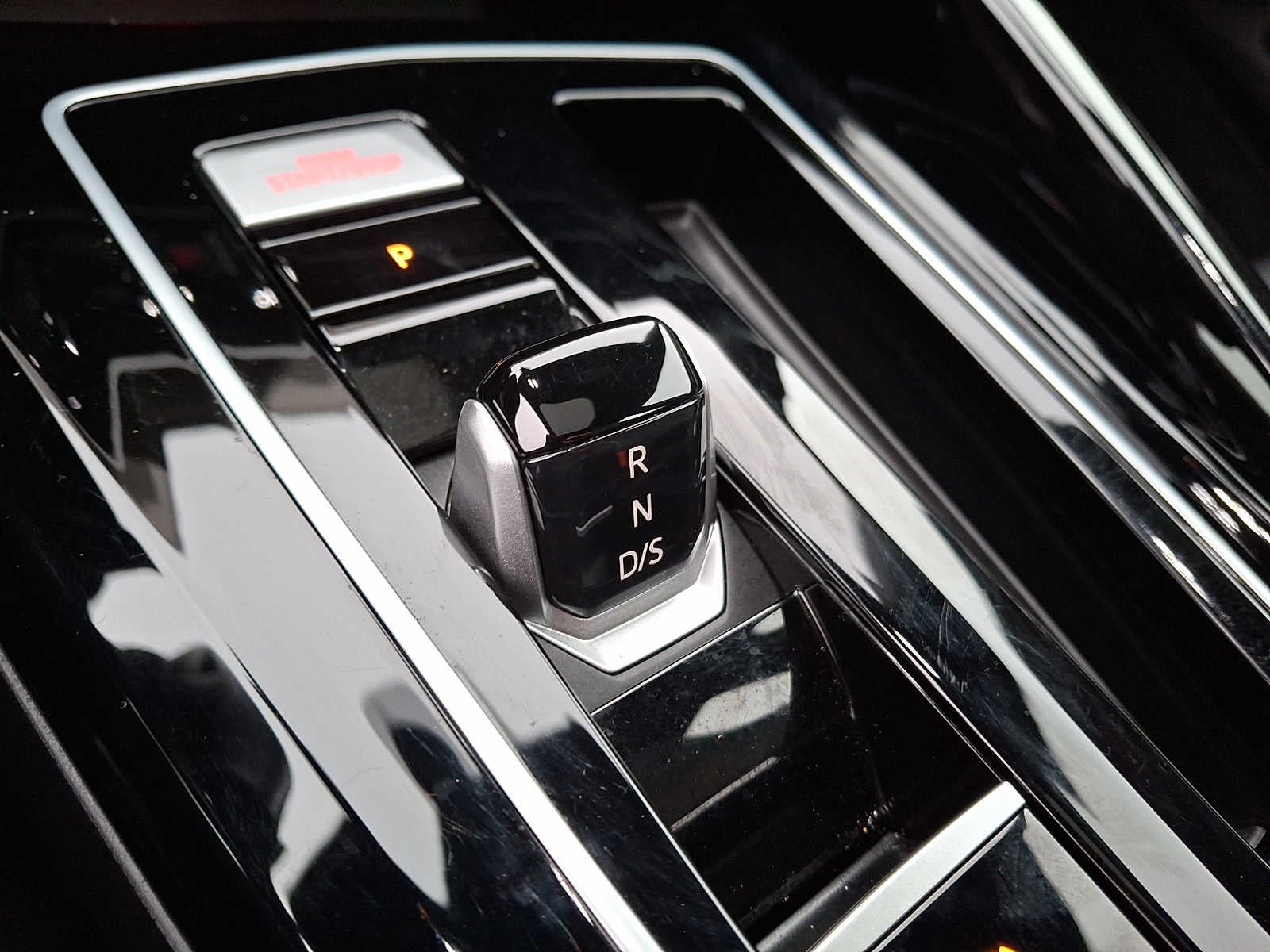 2024 Volkswagen Golf GTI 2.0T Autobahn DSG