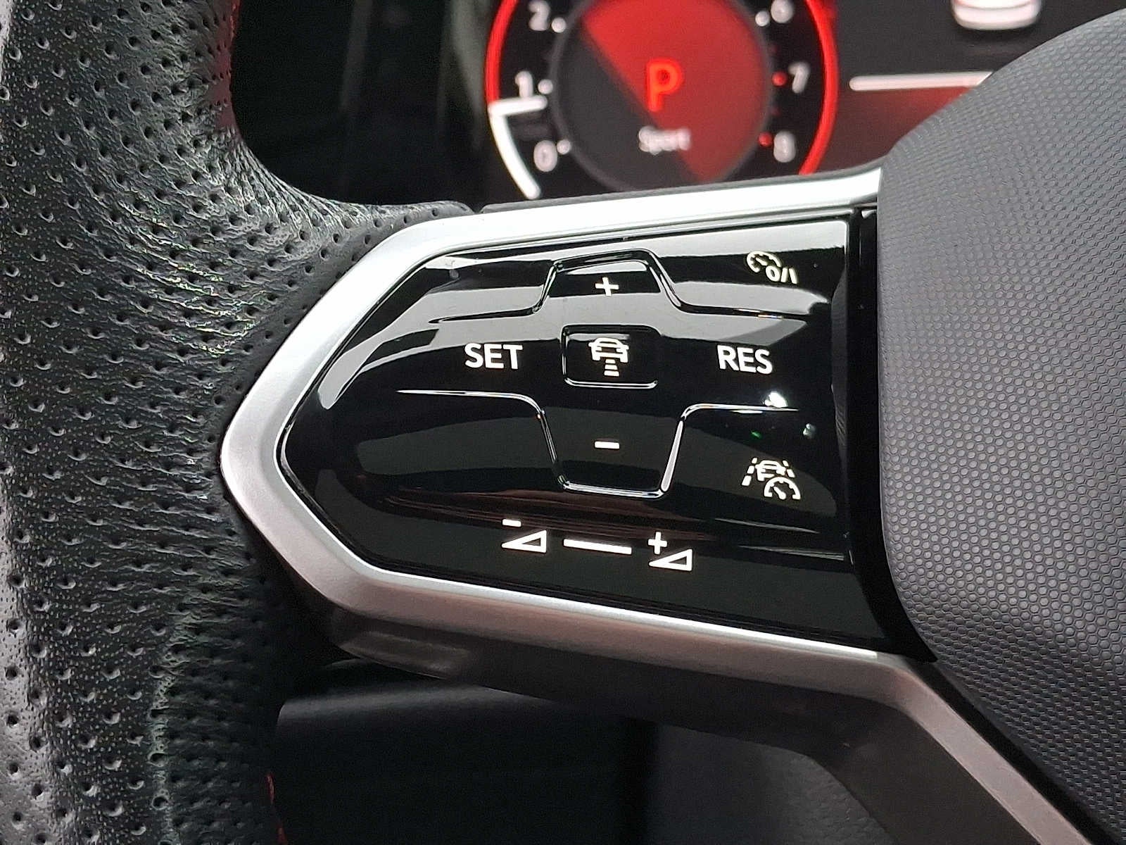 2024 Volkswagen Golf GTI 2.0T Autobahn DSG