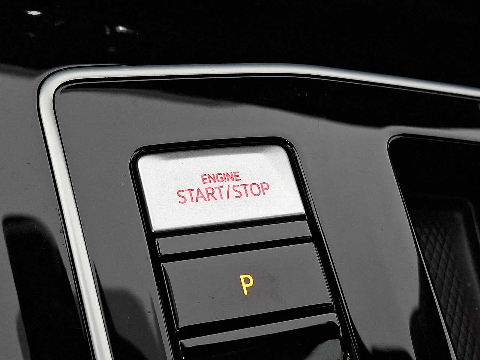 2024 Volkswagen Golf GTI 2.0T Autobahn DSG