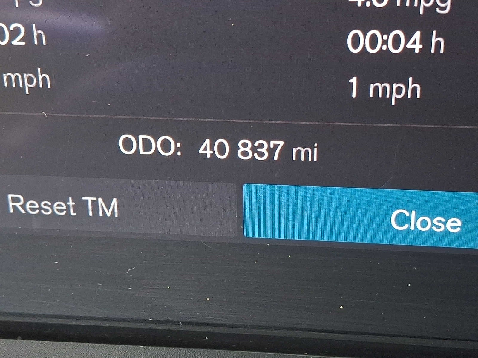 2023 Volvo XC40 B5 AWD Plus Dark Theme
