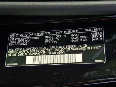 2023 Volvo XC40 B5 AWD Plus Dark Theme