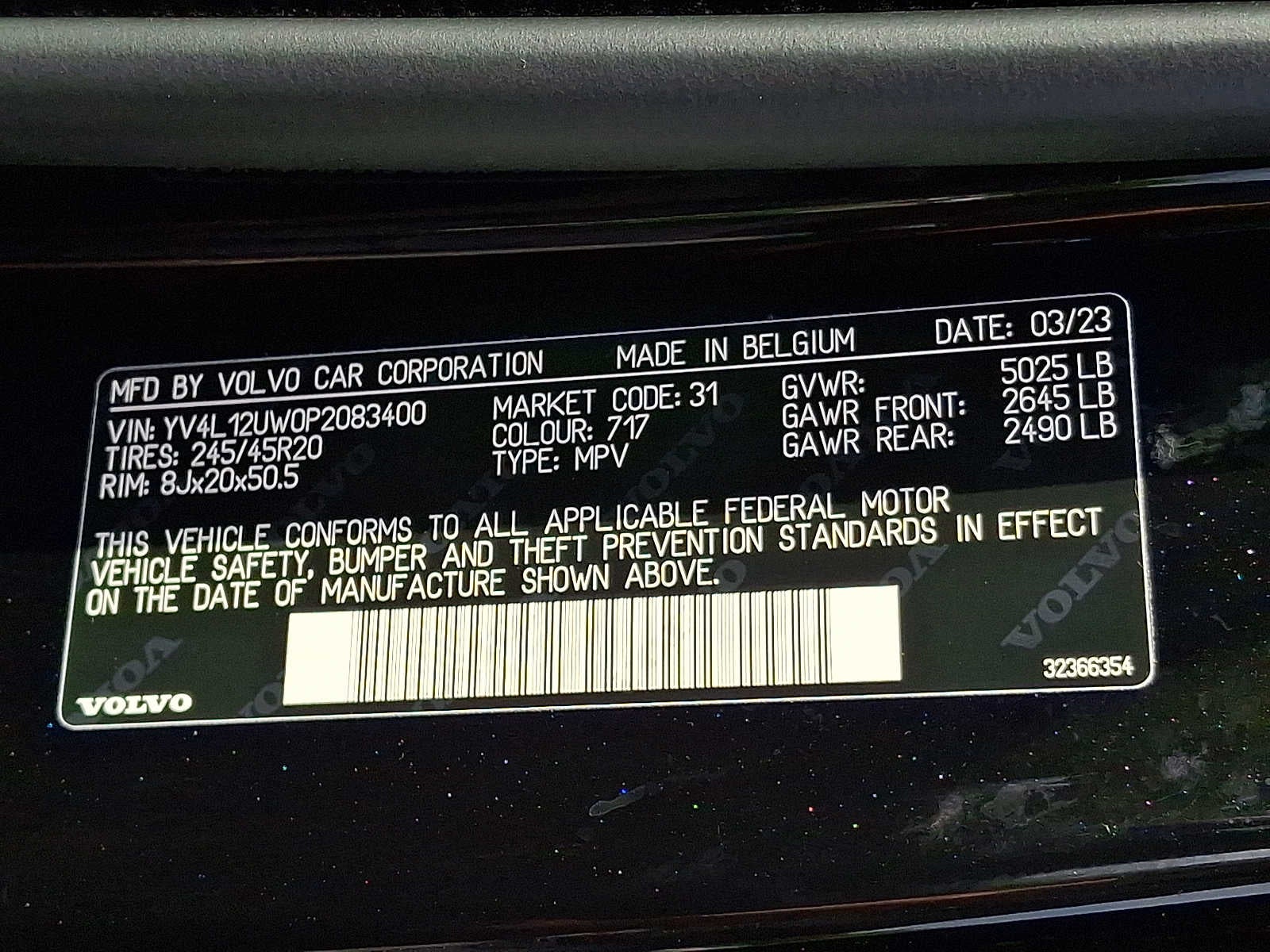 2023 Volvo XC40 B5 AWD Plus Dark Theme