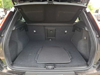 2023 Volvo XC40 B5 AWD Plus Dark Theme
