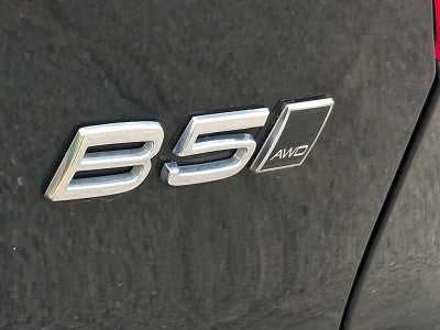 2023 Volvo XC40 B5 AWD Plus Dark Theme