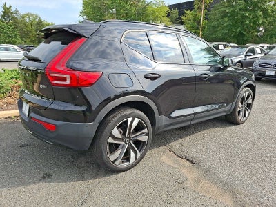 2023 Volvo XC40 B5 AWD Plus Dark Theme