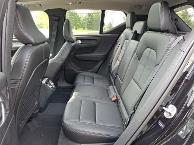 2023 Volvo XC40 B5 AWD Plus Dark Theme