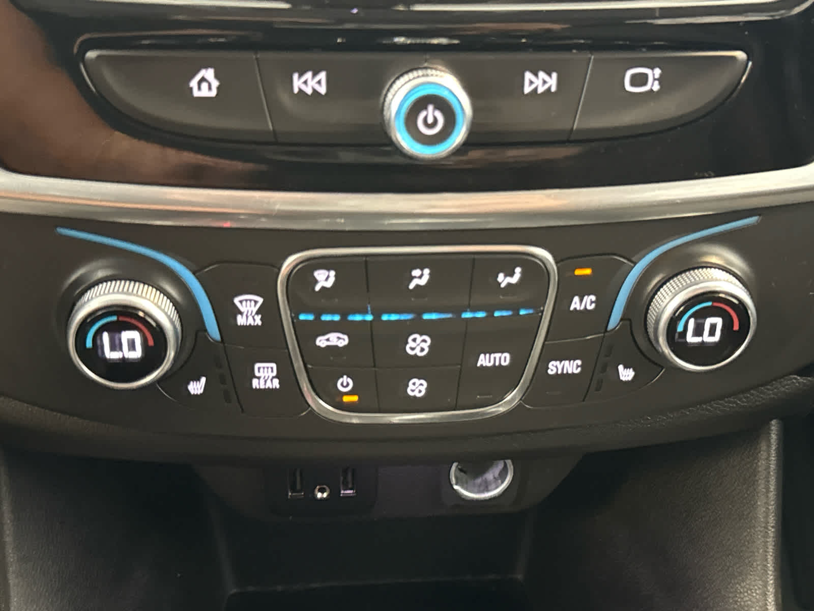 2021 Chevrolet Traverse AWD 4dr LT Cloth w/1LT