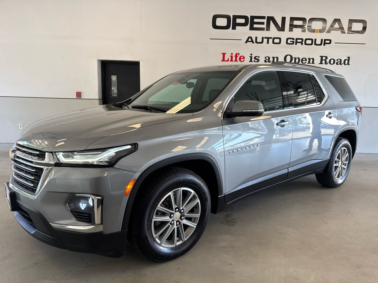 2023 Chevrolet Traverse AWD 4dr LT Leather