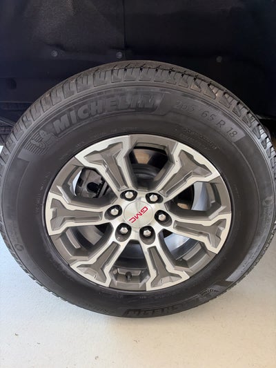 2025 GMC Sierra 1500 4WD Crew Cab 147 SLT