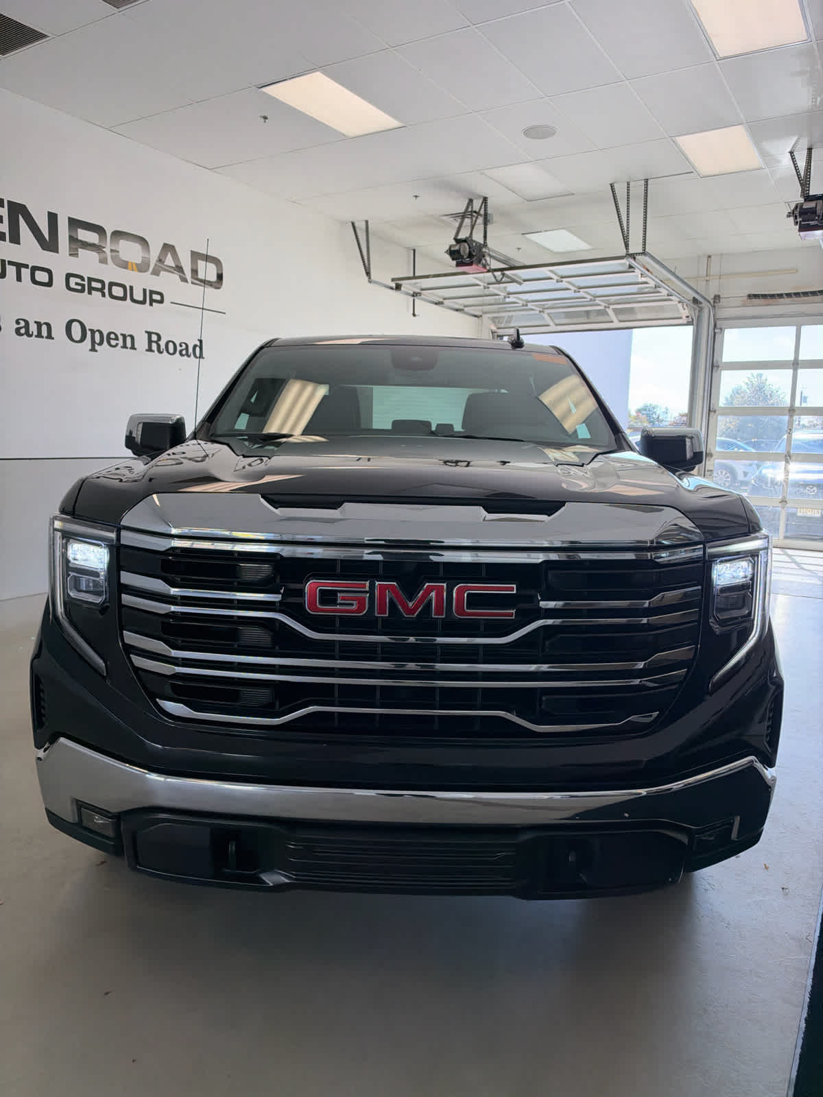 2025 GMC Sierra 1500 4WD Crew Cab 147 SLT