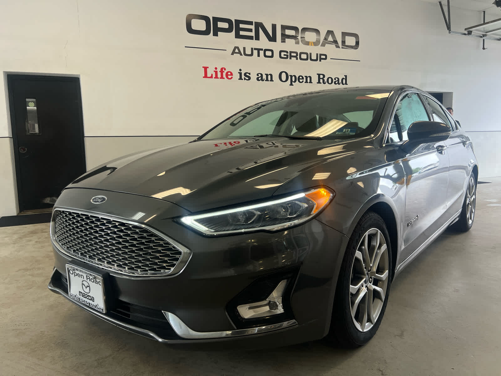 2019 Ford Fusion Hybrid Titanium FWD