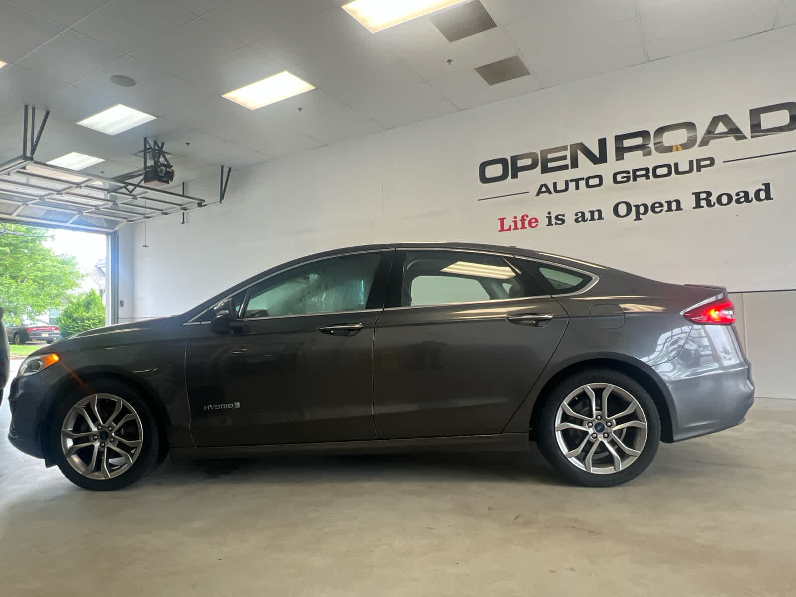 2019 Ford Fusion Hybrid Titanium FWD