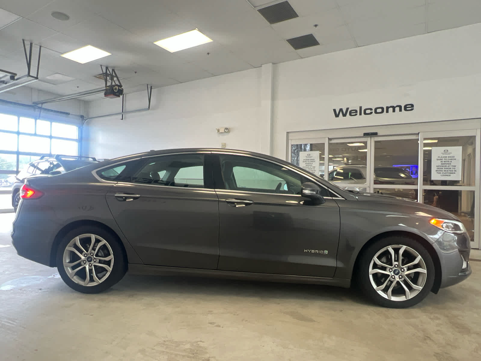 2019 Ford Fusion Hybrid Titanium FWD