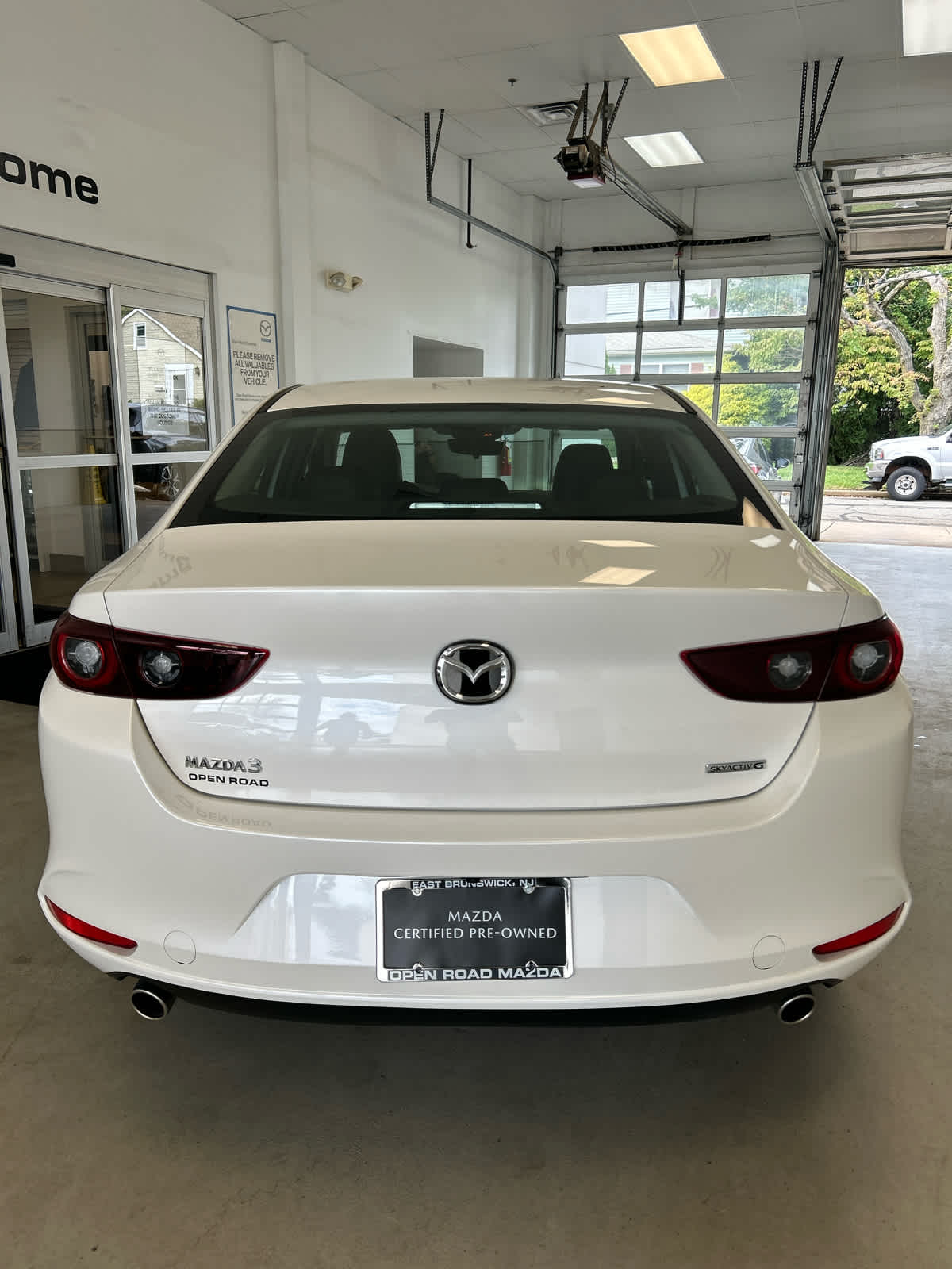 2024 Mazda MAZDA3 2.5 S Preferred FWD