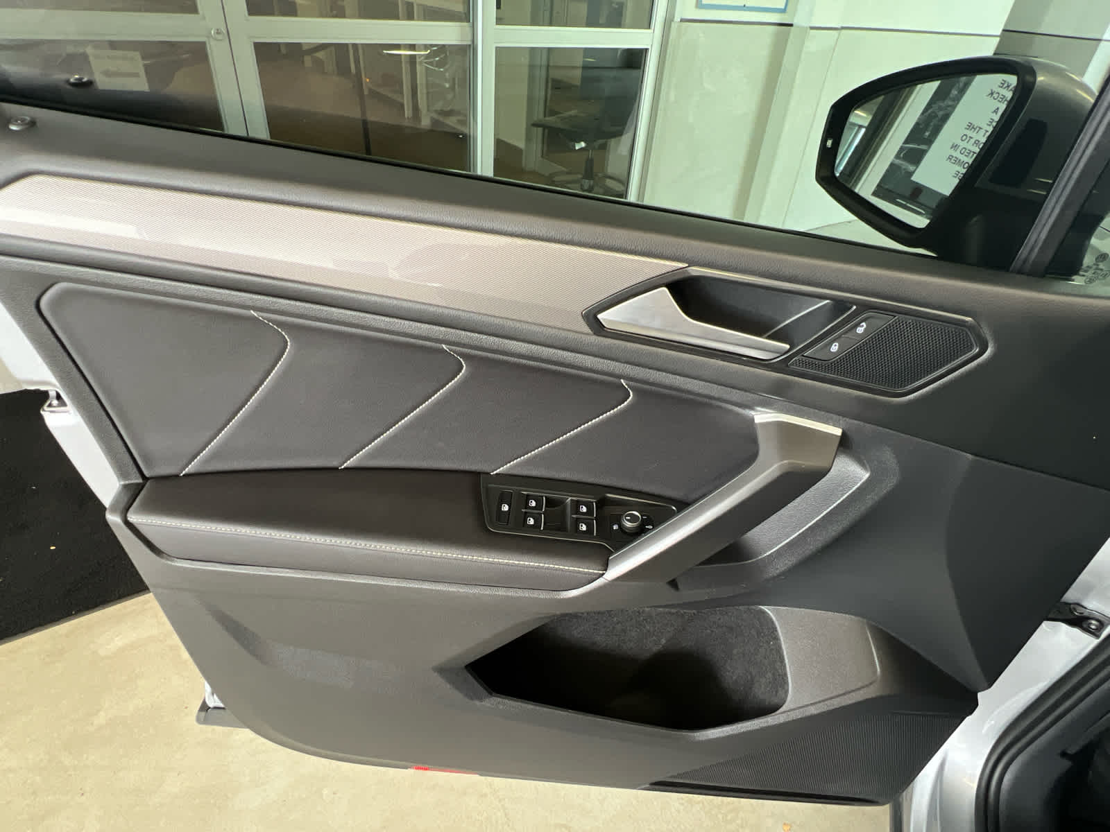 2023 Volkswagen Tiguan 2.0T SE 4MOTION