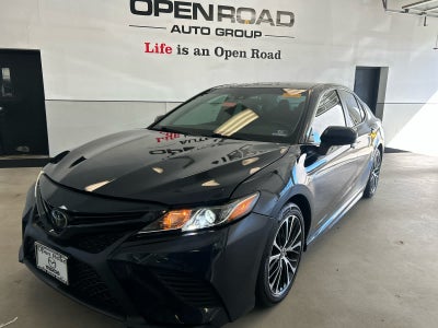 2018 Toyota Camry SE Auto