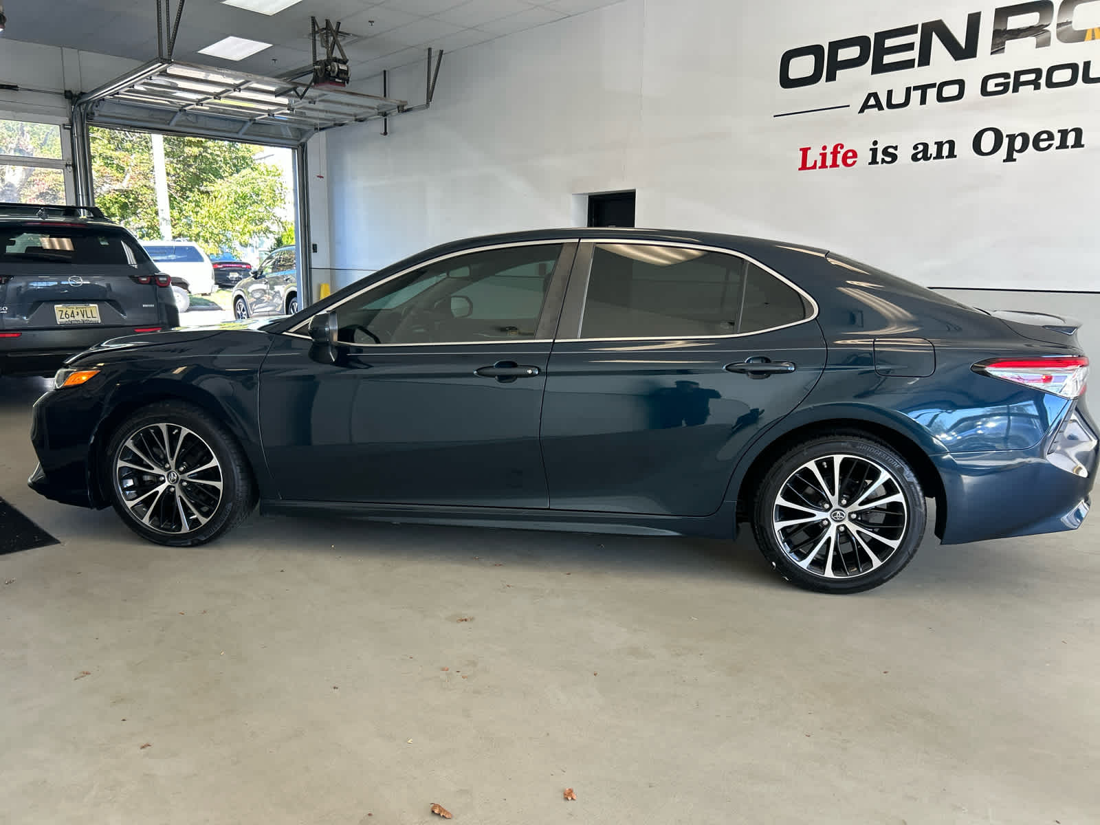 2018 Toyota Camry SE Auto