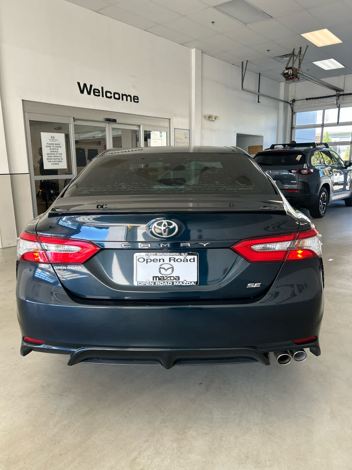 2018 Toyota Camry SE Auto