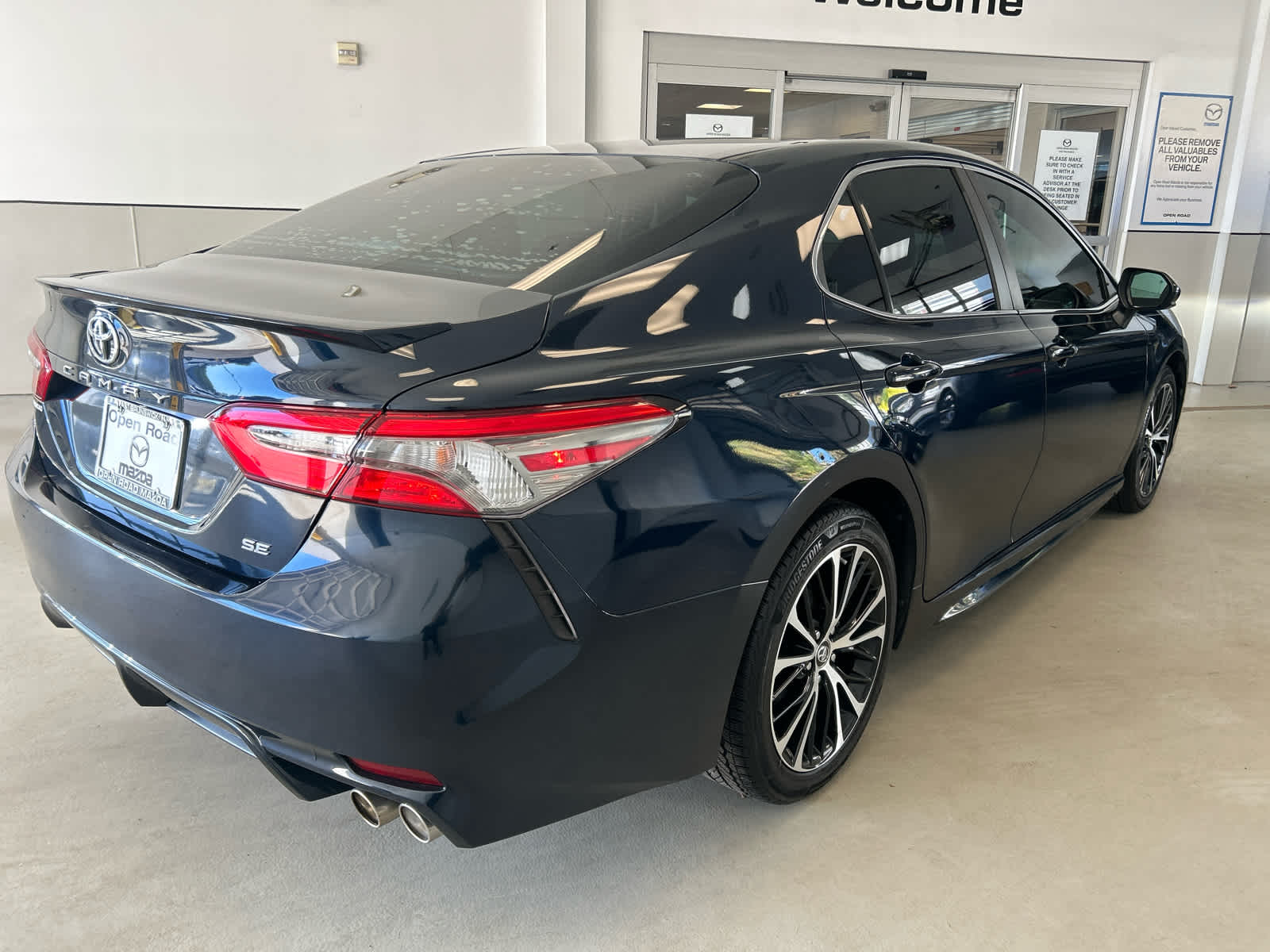 2018 Toyota Camry SE Auto