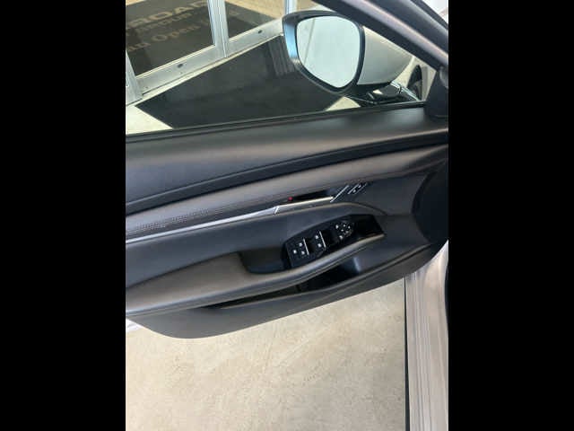 2026 Mazda MAZDA3 2.5 S Preferred FWD