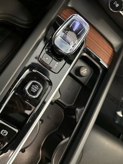 2023 Volvo XC60 B6 AWD Ultimate Bright Theme