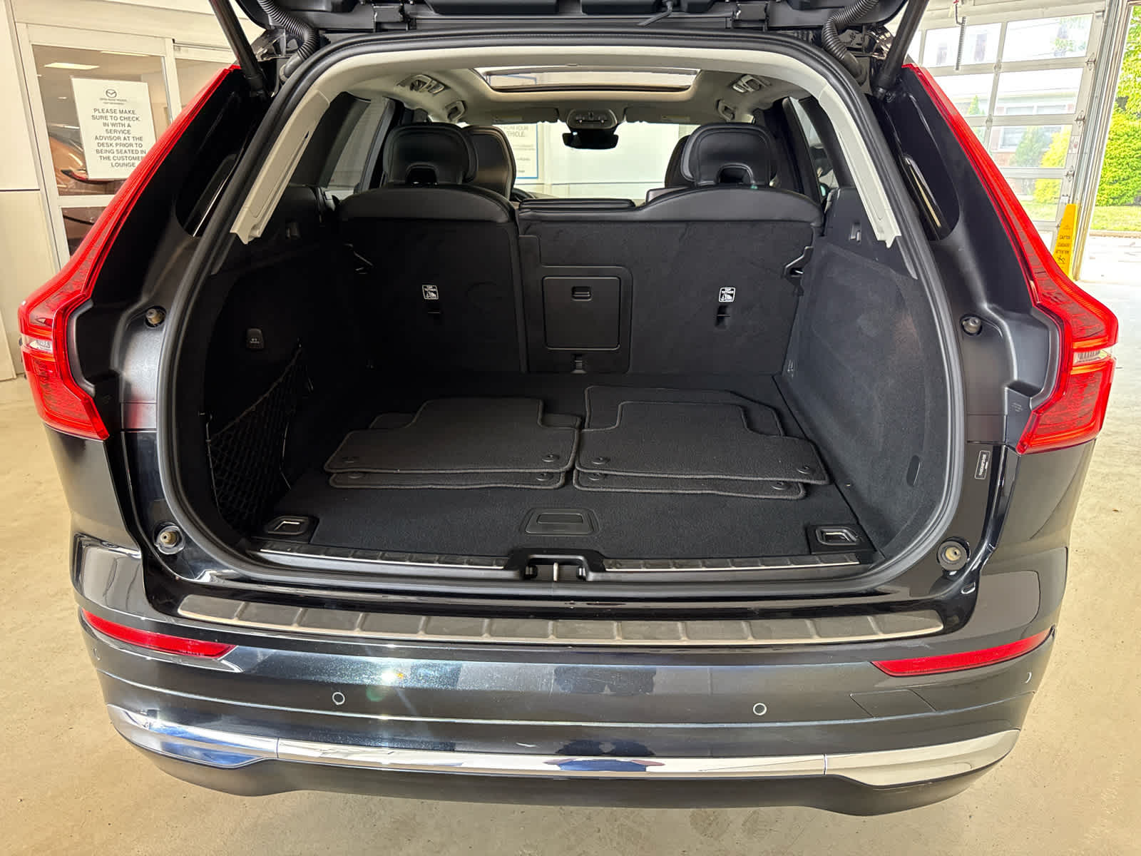 2023 Volvo XC60 B6 AWD Ultimate Bright Theme