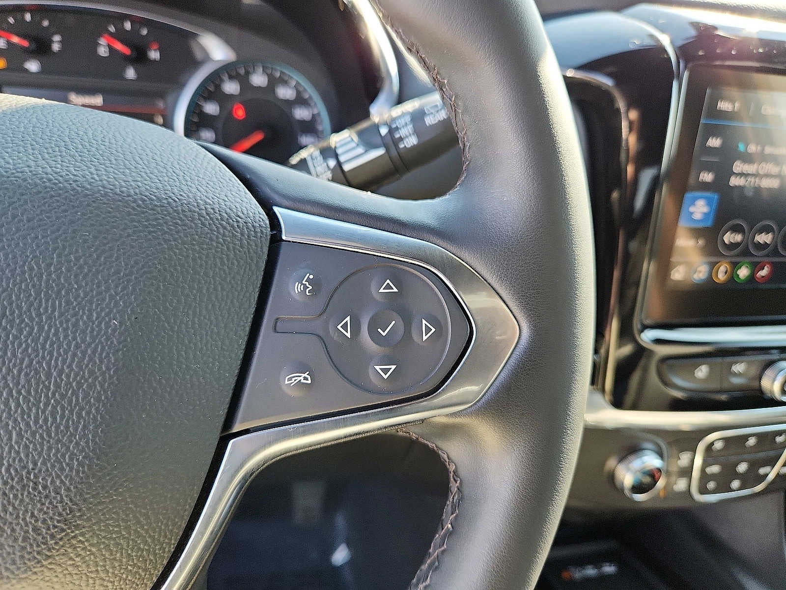 2023 Chevrolet Traverse LT Leather