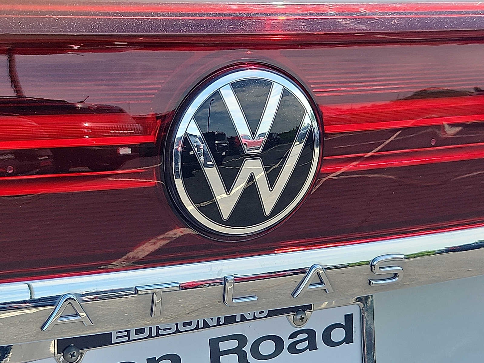 2024 Volkswagen Atlas Cross Sport 2.0T SE w/Technology