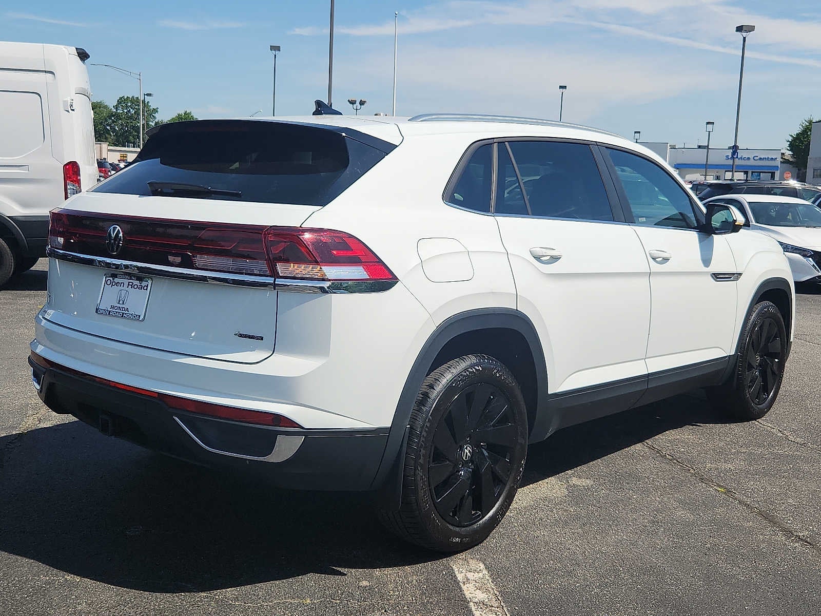 2024 Volkswagen Atlas Cross Sport 2.0T SE w/Technology