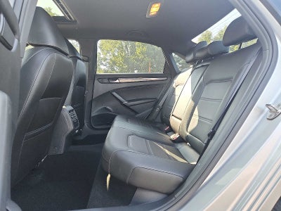 2021 Volkswagen Passat 2.0T R-Line