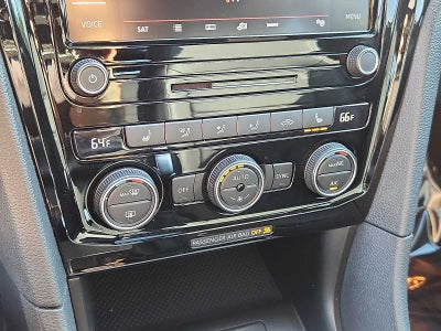 2021 Volkswagen Passat 2.0T R-Line