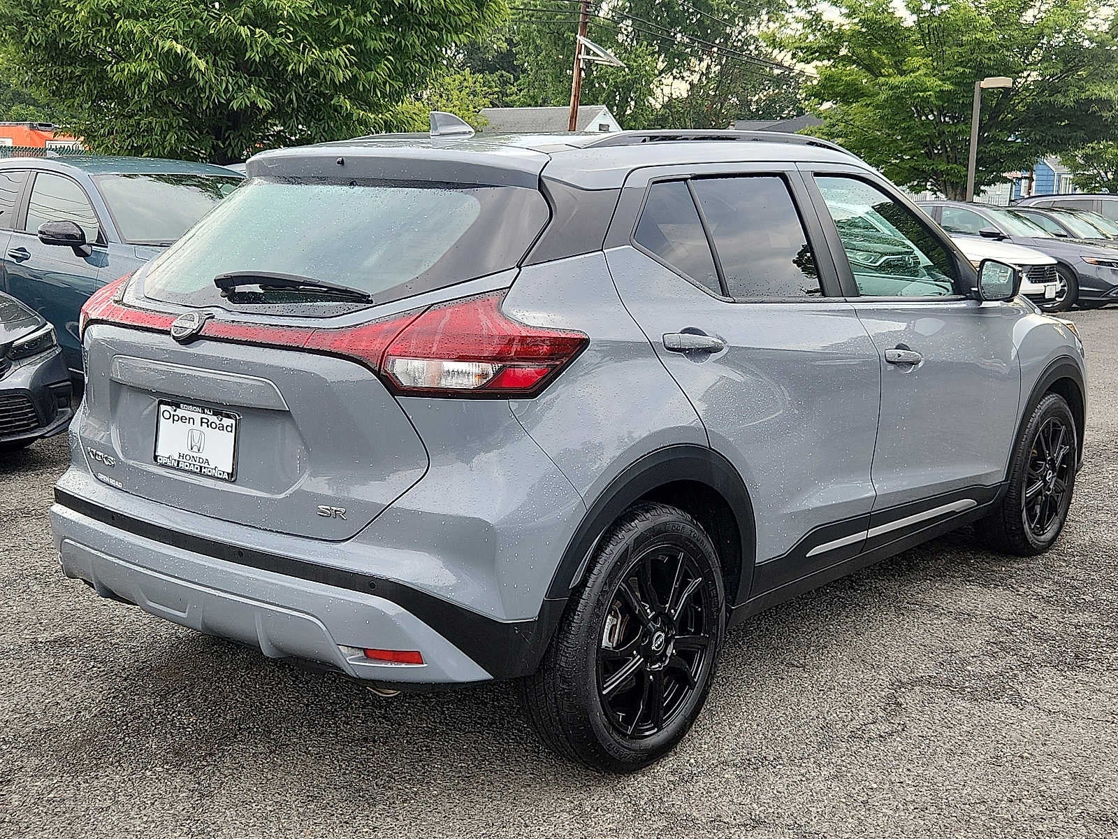 2023 Nissan Kicks SR