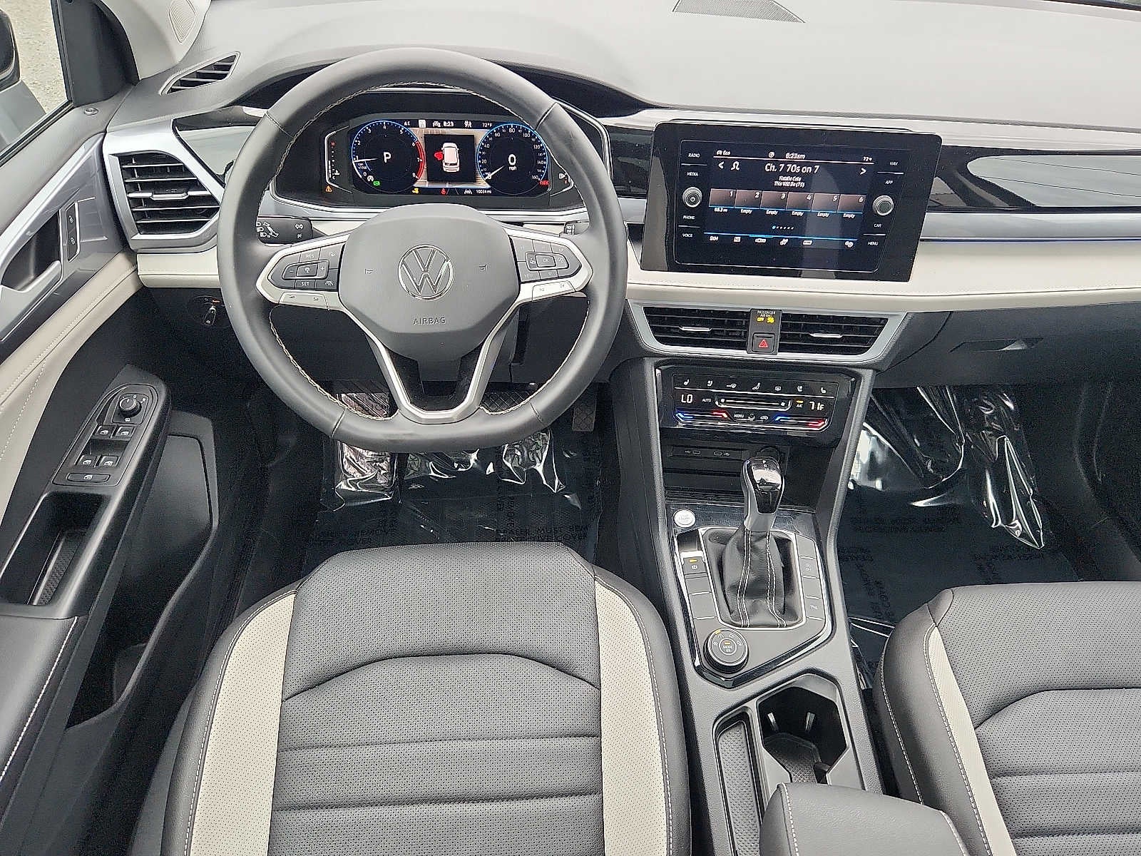 2025 Volkswagen Taos SEL